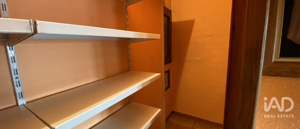 Pis 4 habitacions de 171 m² a Parets del Vallès (08150)