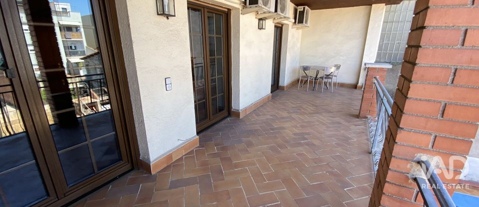 Pis 4 habitacions de 171 m² a Parets del Vallès (08150)