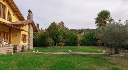 Cottage 4 bedrooms of 223 m² in Carbajal de La Legua (24196)