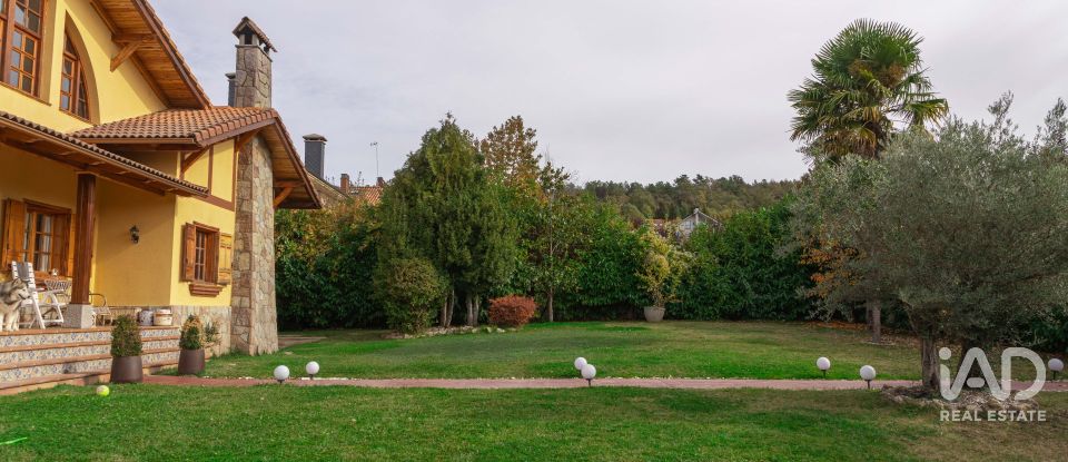 Châlet 4 chambres de 223 m² à Carbajal de La Legua (24196)