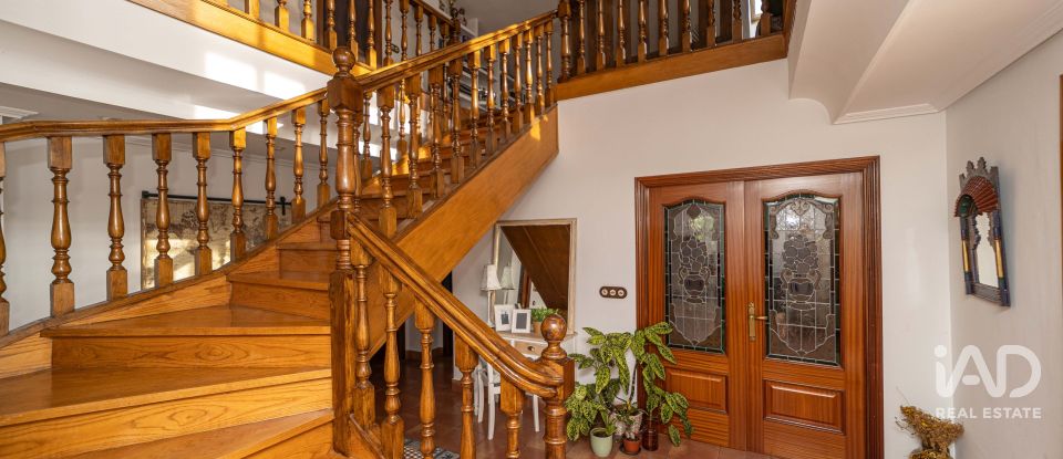 Châlet 4 chambres de 223 m² à Carbajal de La Legua (24196)