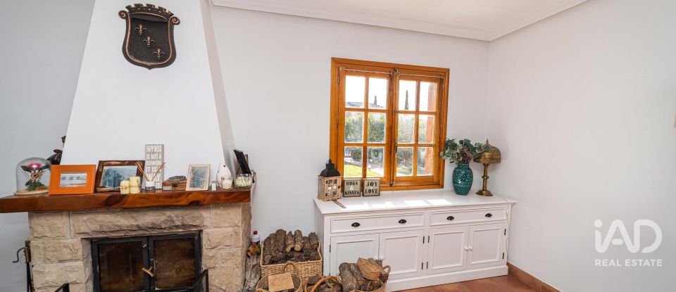 Châlet 4 chambres de 223 m² à Carbajal de La Legua (24196)