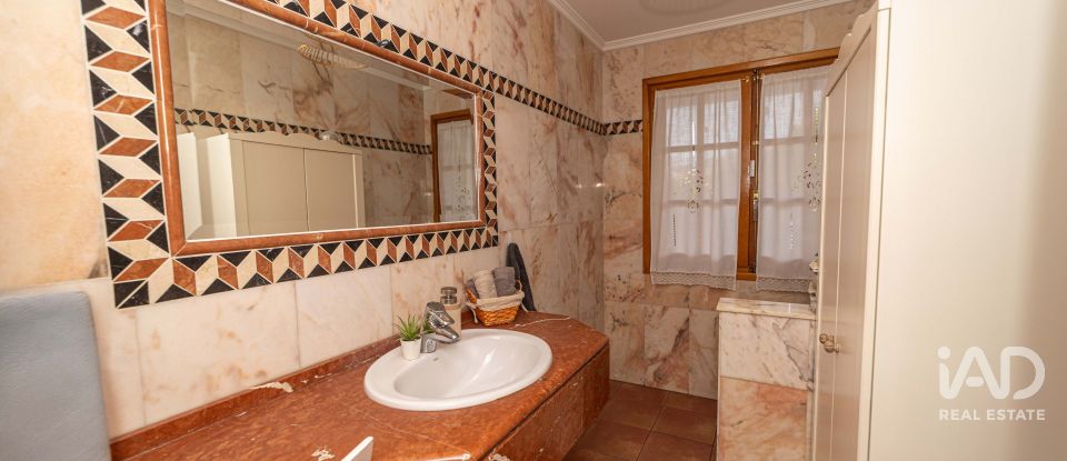 Châlet 4 chambres de 223 m² à Carbajal de La Legua (24196)