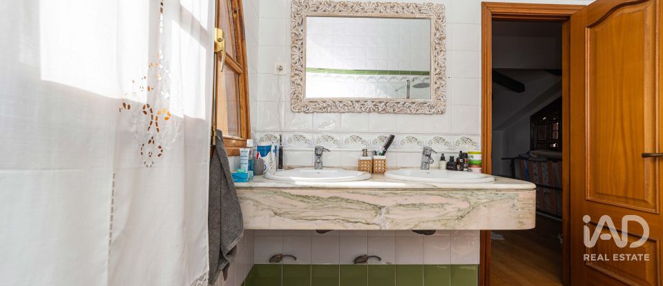 Châlet 4 chambres de 223 m² à Carbajal de La Legua (24196)