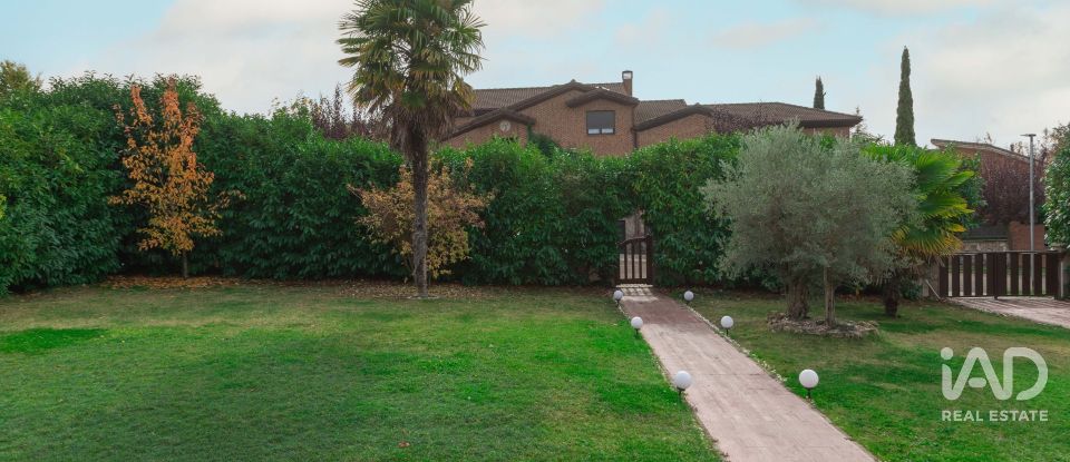 Châlet 4 chambres de 223 m² à Carbajal de La Legua (24196)