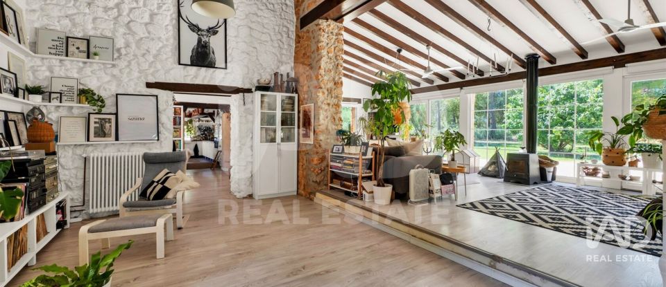 Châlet 4 chambres de 310 m² à Sencelles (07140)