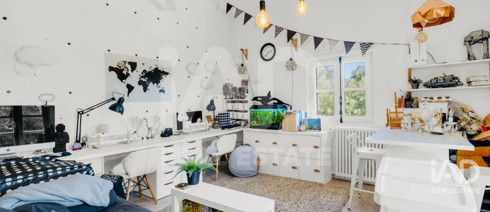 Châlet 4 chambres de 310 m² à Sencelles (07140)