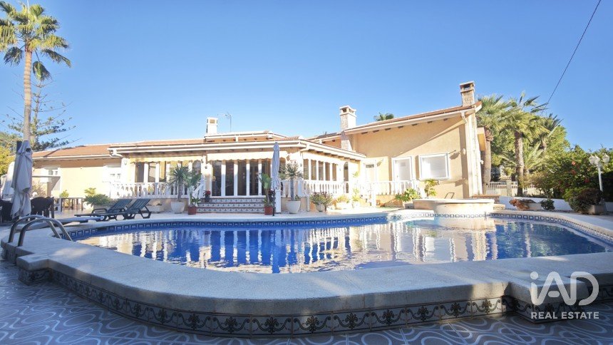 Casa de muntanya 4 habitacions de 398 m² a Villamartin (03189)