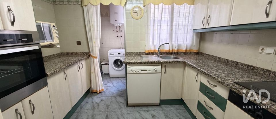 Piso 3 habitaciones de 121 m² en Alicante/Alacant (03012)