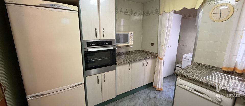 Piso 3 habitaciones de 121 m² en Alicante/Alacant (03012)