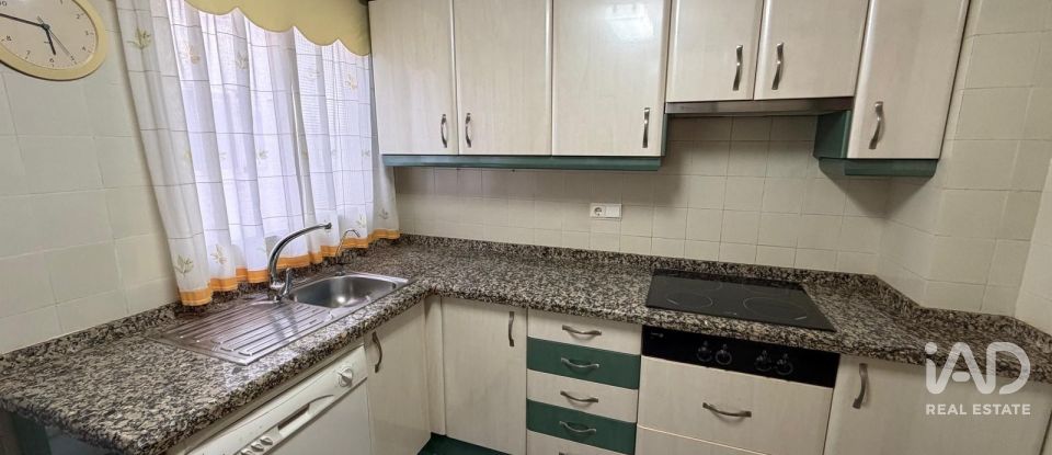 Piso 3 habitaciones de 121 m² en Alicante/Alacant (03012)