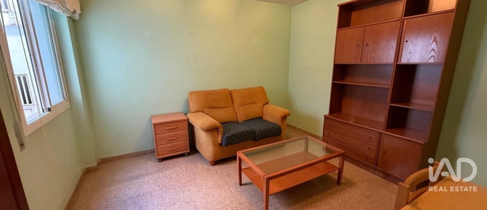 Piso 3 habitaciones de 121 m² en Alicante/Alacant (03012)