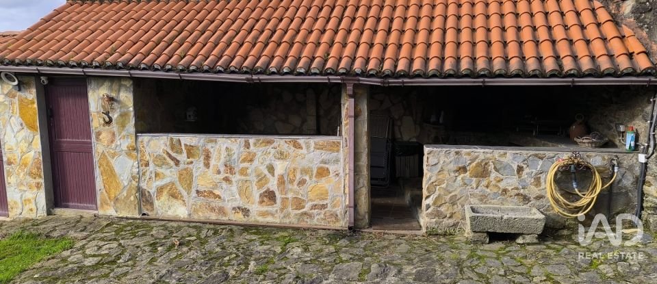 Maison rustique 2 chambres de 83 m² à Cerdido (15530)