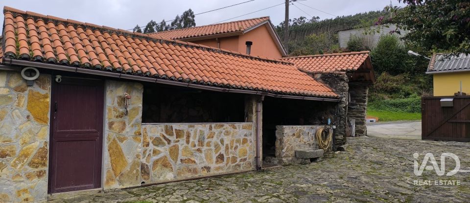 Maison rustique 2 chambres de 83 m² à Cerdido (15530)