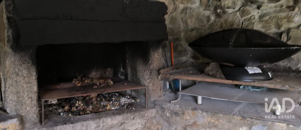 Maison rustique 2 chambres de 83 m² à Cerdido (15530)