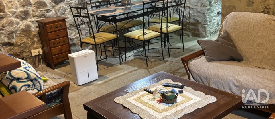 Maison rustique 2 chambres de 83 m² à Cerdido (15530)