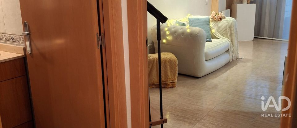 Dúplex 2 habitacions de 111 m² a Terrassa (08227)