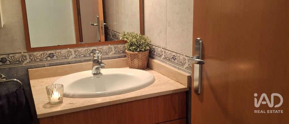 Dúplex 2 habitacions de 111 m² a Terrassa (08227)