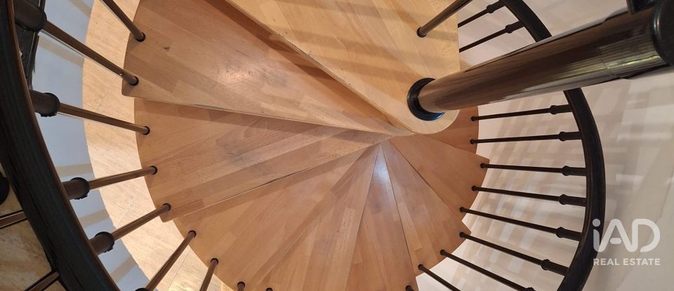 Dúplex 2 habitacions de 111 m² a Terrassa (08227)