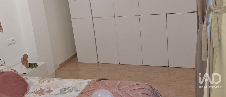 Dúplex 2 habitacions de 111 m² a Terrassa (08227)