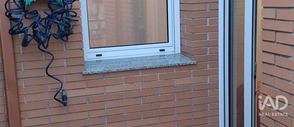 Dúplex 2 habitacions de 111 m² a Terrassa (08227)