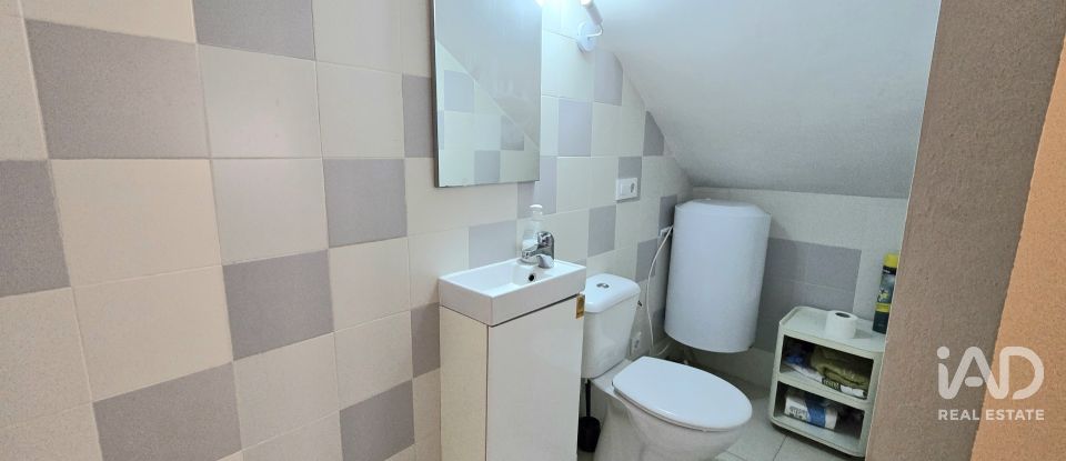 Village house 3 bedrooms of 129 m² in Sisante (16700)