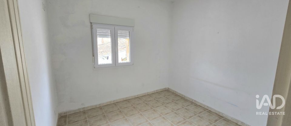 Village house 3 bedrooms of 129 m² in Sisante (16700)