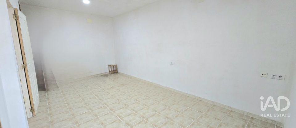 Village house 3 bedrooms of 129 m² in Sisante (16700)