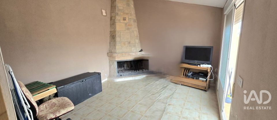 Village house 3 bedrooms of 129 m² in Sisante (16700)