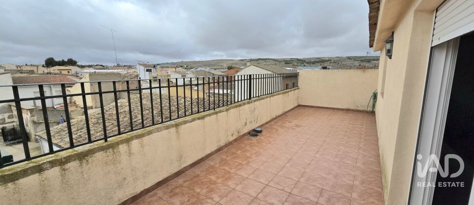 Village house 3 bedrooms of 129 m² in Sisante (16700)