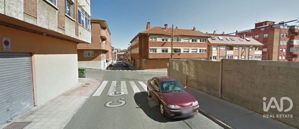 Terrain de 404 m² à Armunia (24009)