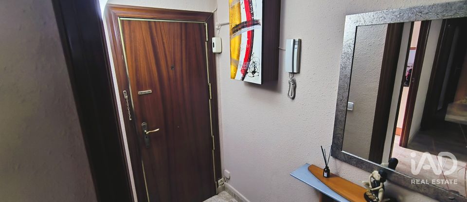 Piso 3 habitaciones de 61 m² en L'Hospitalet de Llobregat (08907)