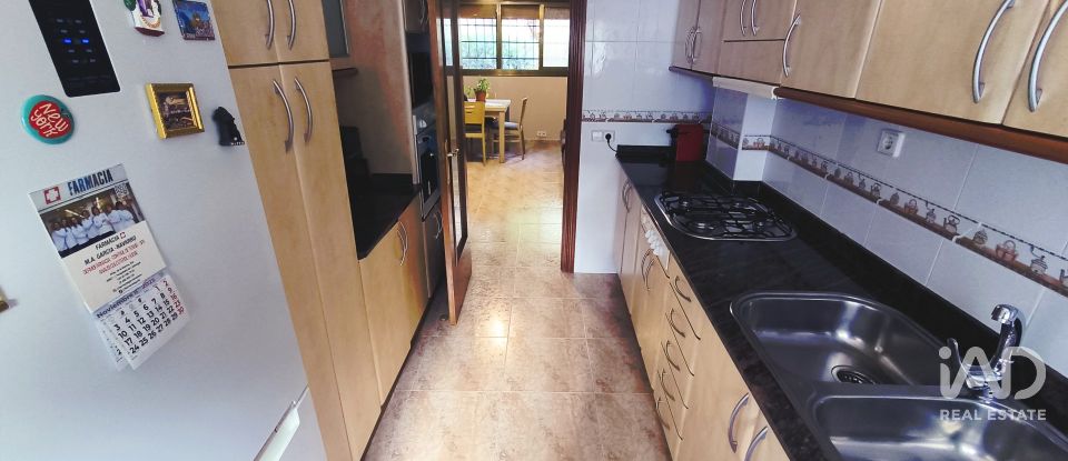 Piso 3 habitaciones de 61 m² en L'Hospitalet de Llobregat (08907)