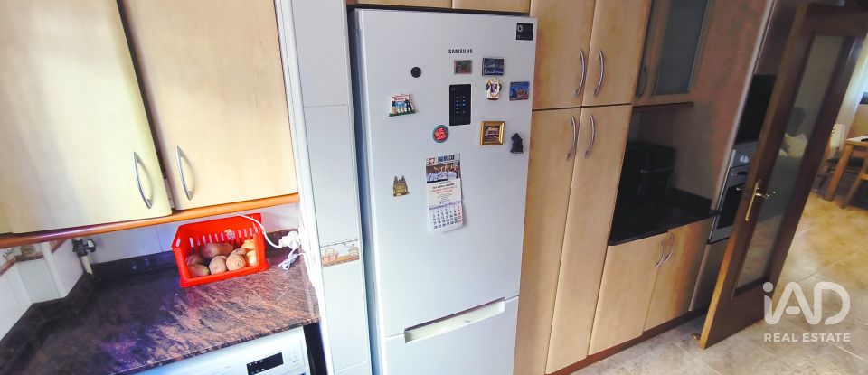 Piso 3 habitaciones de 61 m² en L'Hospitalet de Llobregat (08907)