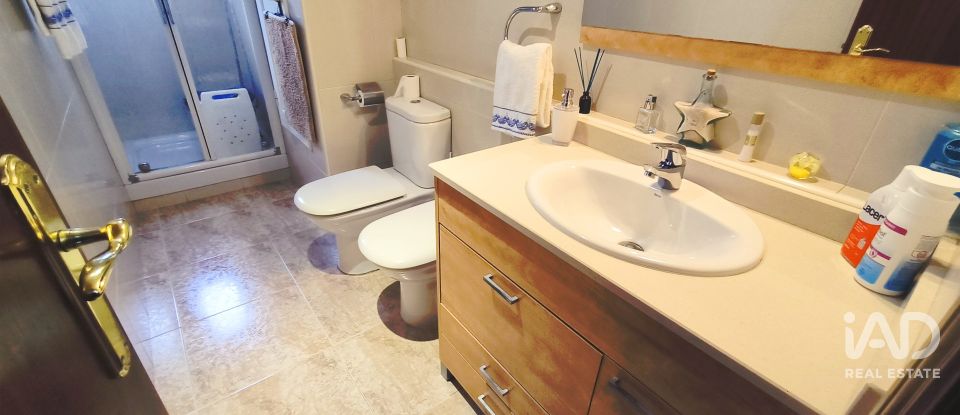 Piso 3 habitaciones de 61 m² en L'Hospitalet de Llobregat (08907)