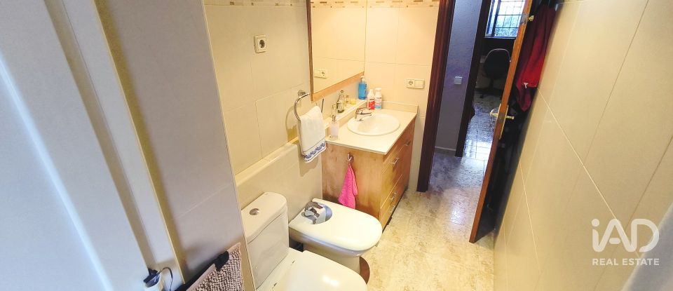 Piso 3 habitaciones de 61 m² en L'Hospitalet de Llobregat (08907)