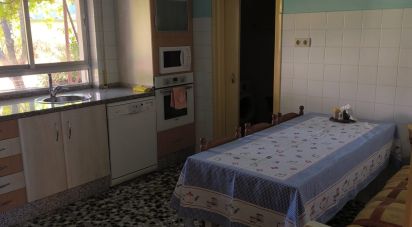 Maison 4 chambres de 98 m² à Villarrin del Paramo (24252)