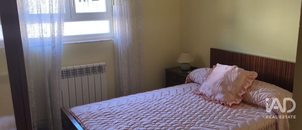 Maison 4 chambres de 98 m² à Villarrin del Paramo (24252)