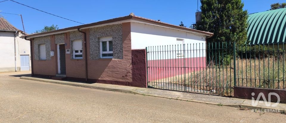 Maison 4 chambres de 98 m² à Villarrin del Paramo (24252)