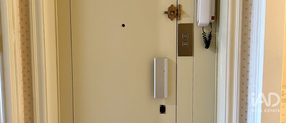 Apartment 3 bedrooms of 221 m² in Sabadell (08201)