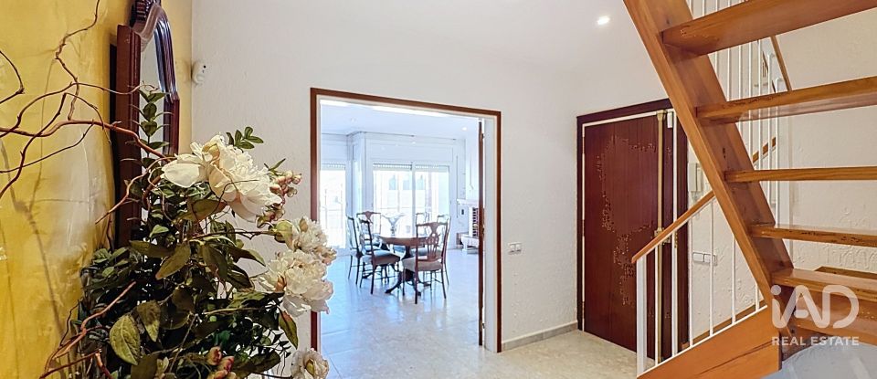 Duplex 4 chambres de 119 m² à Canet de Mar (08360)