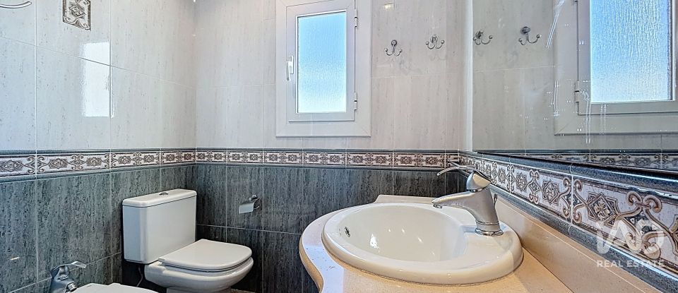 Duplex 4 chambres de 119 m² à Canet de Mar (08360)