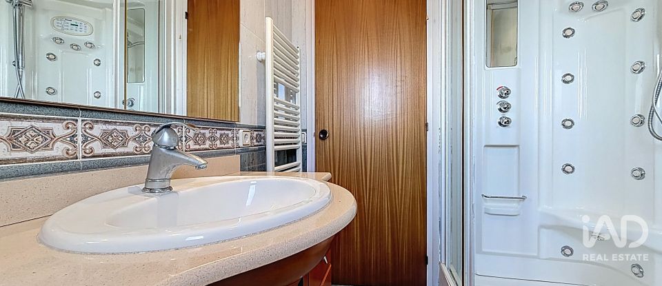 Duplex 4 chambres de 119 m² à Canet de Mar (08360)