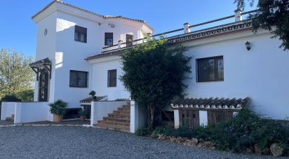 Casa 4 habitaciones de 303 m² en Cártama (29570)