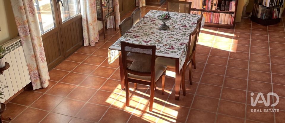 Casa 4 habitaciones de 303 m² en Cártama (29570)