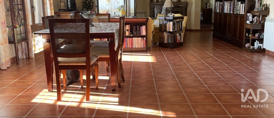 Casa 4 habitaciones de 303 m² en Cártama (29570)