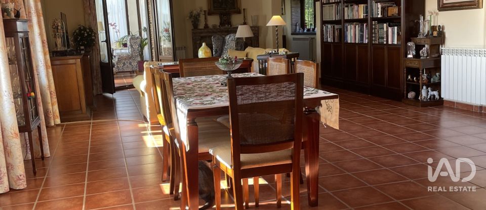 Casa 4 habitaciones de 303 m² en Cártama (29570)