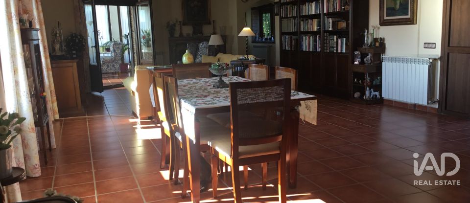 Casa 4 habitaciones de 303 m² en Cártama (29570)