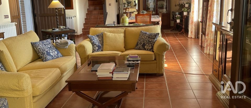 Casa 4 habitaciones de 303 m² en Cártama (29570)