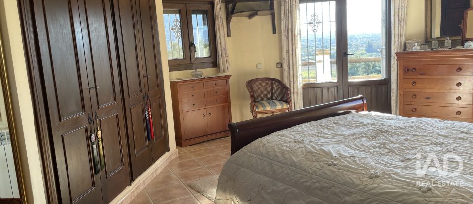 Casa 4 habitaciones de 303 m² en Cártama (29570)